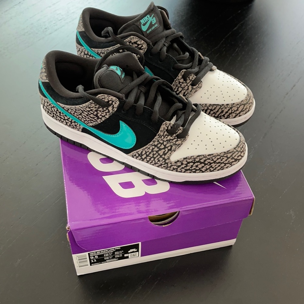 Nike SB Dunk Atmos Elephant